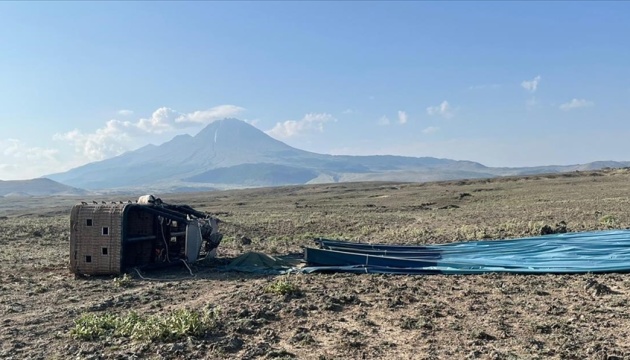 У Туреччині впали дві повітряні кулі з туристами, є загиблий