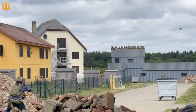 У Британії українські військові поділились досвідом застосування FPV-дронів