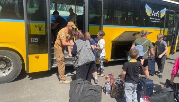 Over 400 people evacuated from border communities in Sumy region in past week