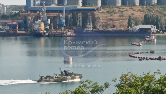 Partisans in Crimea scout boom barrier system in Sevastopol Bay Partisans in Crimea scout boom barrier system in Sevastopol Bay