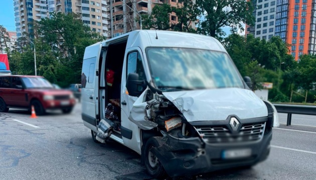 У Святошинському районі Києва сталася ДТП, постраждали четверо дітей У Святошинському районі Києва сталася ДТП, постраждали четверо дітей