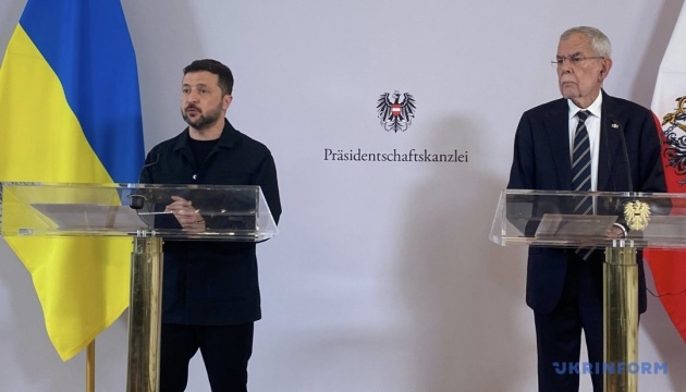 Зеленський на зустрічі з Трампом буде обговорювати оборонний пакет, який Україна готова купити Зеленський на зустрічі з Трампом буде обговорювати оборонний пакет, який Україна готова купити