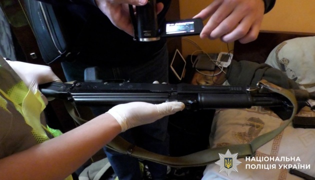 Понад 940 обшуків із вилучення зброї: у поліції розповіли про результати спецоперації