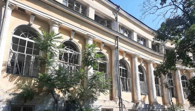 В Одесі внаслідок нічної атаки пошкоджена інфекційна лікарня та корпус педуніверситету В Одесі внаслідок нічної атаки пошкоджена інфекційна лікарня та корпус педуніверситету