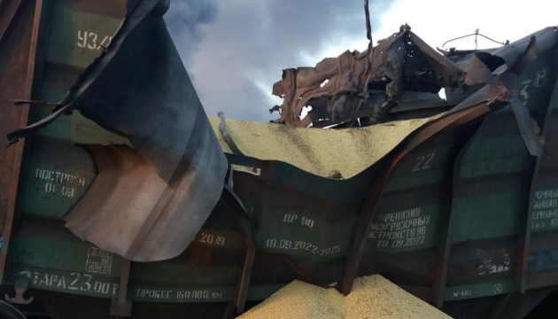 Russian attack damages railcars carrying grain — Ukrzaliznytsia Russian attack damages railcars carrying grain — Ukrzaliznytsia