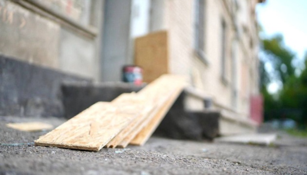 Внаслідок ракетного удару у Запоріжжі пошкоджені 15 багатоповерхівок