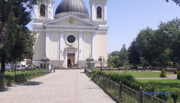 Під час сутичок біля собору в Чернівцях постраждали 12 людей, у тому числі поліцейські Під час сутичок біля собору в Чернівцях постраждали 12 людей, у тому числі поліцейські