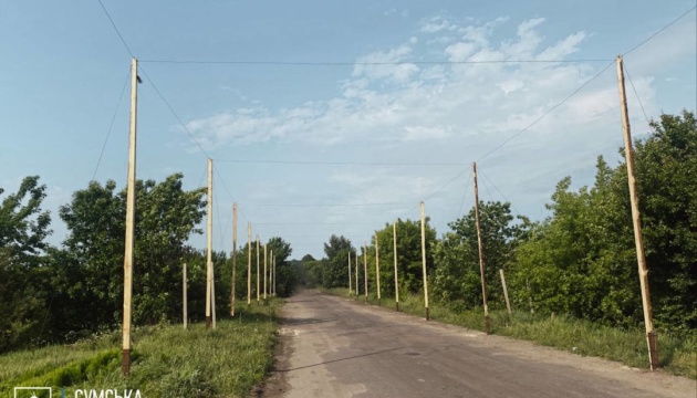 У прикордонних громадах Сумщини дороги облаштовують антидроновими сітками У прикордонних громадах Сумщини дороги облаштовують антидроновими сітками