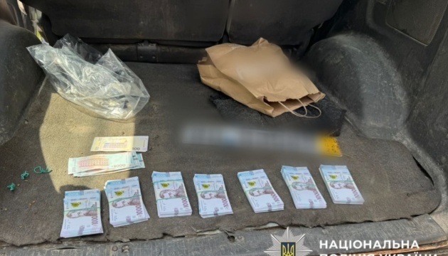 Хотів продати військовим гуманітарні авто: на Київщині викрили члена благодійного фонду Хотів продати військовим гуманітарні авто: на Київщині викрили члена благодійного фонду