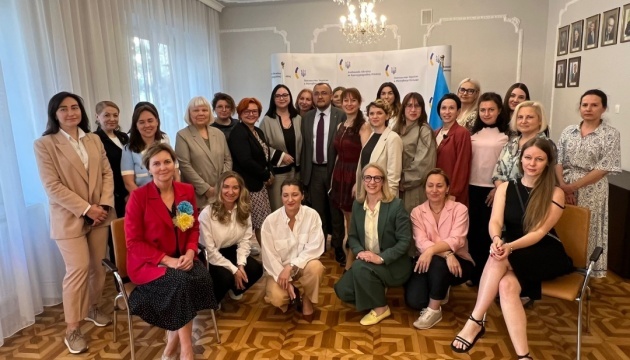 W Warszawie ambasador spotkał się z Ukrainkami mieszkającymi w Polsce
W Warszawie ambasador spotkał się z Ukrainkami mieszkającymi w Polsce