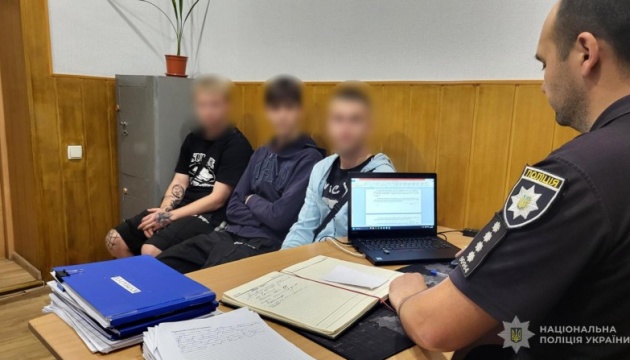 Поліцейські встановили осіб, які у Запоріжжі пошкодили державний прапор Поліцейські встановили осіб, які у Запоріжжі пошкодили державний прапор