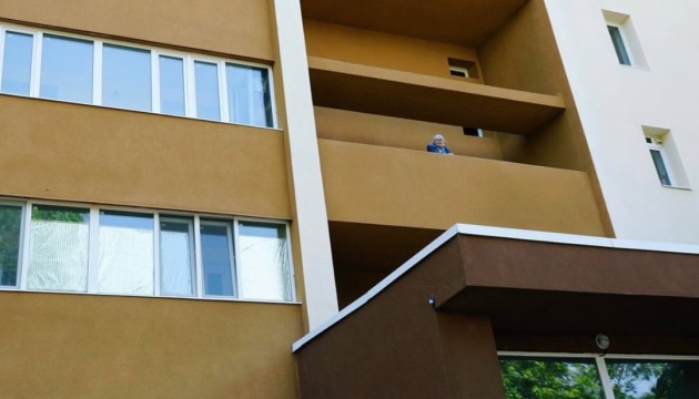 На Одещині відбудували багатоповерхівку, в яку влучила російська ракета три роки тому На Одещині відбудували багатоповерхівку, в яку влучила російська ракета три роки тому