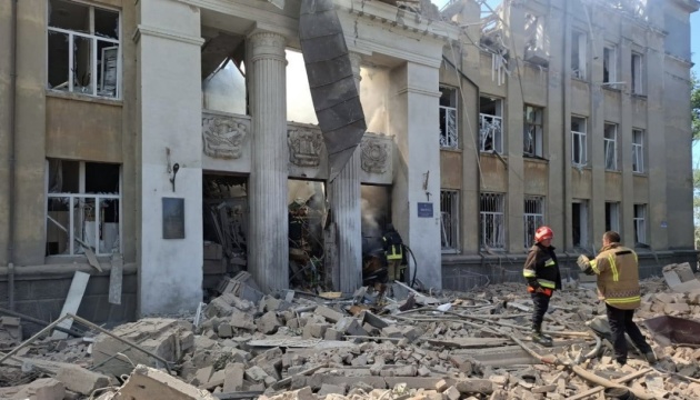 ロシア軍、オデーサ州学校をミサイル攻撃 2名死亡、12名負傷 ロシア軍、オデーサ州学校をミサイル攻撃 2名死亡、12名負傷