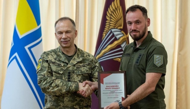 Сирський обговорив з військовими масштабування досвіду Першого окремого медичного батальйону Сирський обговорив з військовими масштабування досвіду Першого окремого медичного батальйону