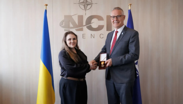 Сили оборони через проєкти НАТО отримають майже €37 мільйонів на супутниковий зв’язок Сили оборони через проєкти НАТО отримають майже €37 мільйонів на супутниковий зв’язок