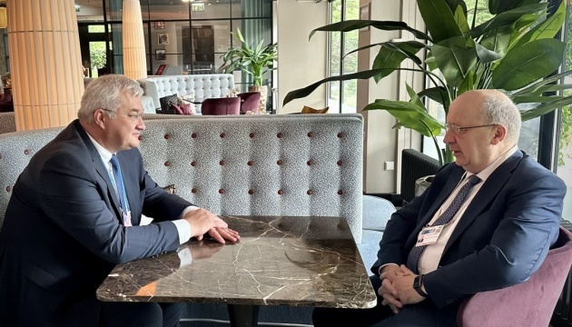 Sybiha y Kubilius abordan en La Haya los próximos pasos para fortalecer la defensa de Ucrania 