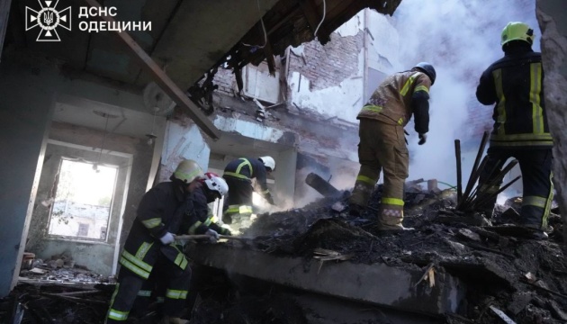 Bilhorod-Dnistrovskyi lyceum strike: 3 killed, 14 injured as rescue operations conclude Bilhorod-Dnistrovskyi lyceum strike: 3 killed, 14 injured as rescue operations conclude