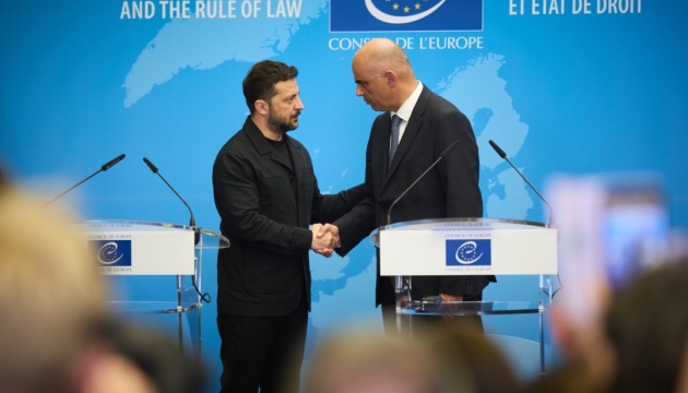 Ukraina podpisała umowę z Radą Europy o utworzeniu Specjalnego Trybunału
Ukraina podpisała umowę z Radą Europy o utworzeniu Specjalnego Trybunału
