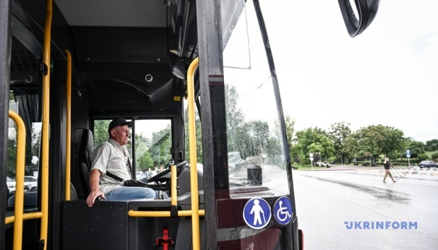 Удар по залізничній інфраструктурі: Конотоп евакуює 200 пасажирів міськими автобусами