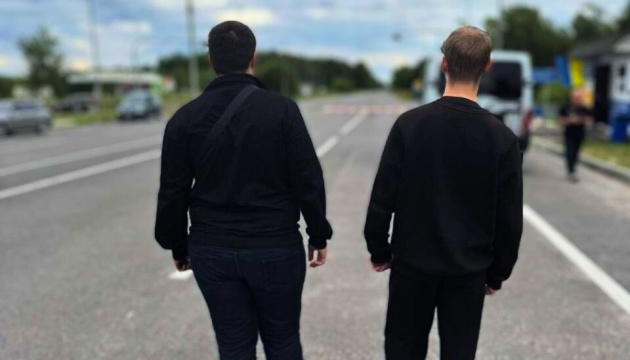 В Україну з окупації та Росії повернули ще двох юнаків В Україну з окупації та Росії повернули ще двох юнаків