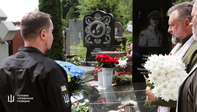 Буданов вшанував пам’ять генерал-майора ГУР Шаповала, який загинув внаслідок теракту у Києві Буданов вшанував пам’ять генерал-майора ГУР Шаповала, який загинув внаслідок теракту у Києві
