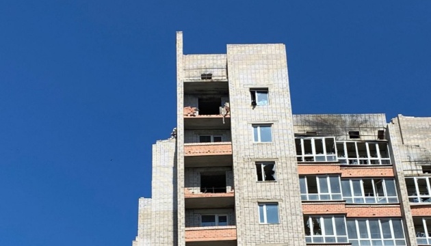 Ворог протягом дня бив дронами та з артилерії по двох районах Дніпропетровщини, є пошкодження Ворог протягом дня бив дронами та з артилерії по двох районах Дніпропетровщини, є пошкодження