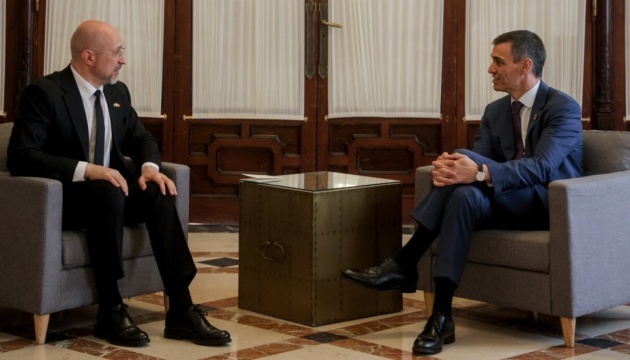 Shmygal aborda con su homólogo español la producción conjunta de drones, la recuperación y la integración europea de Ucrania