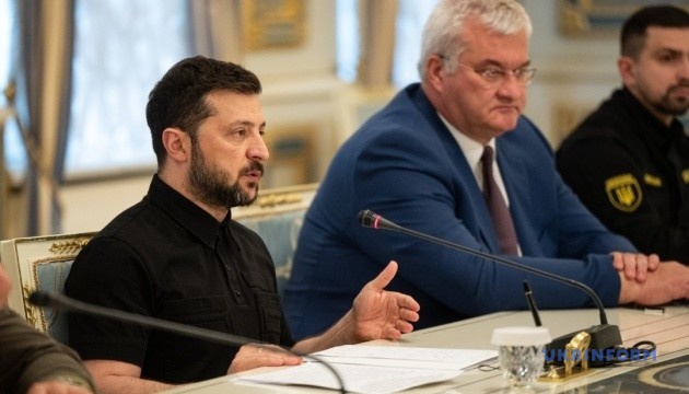Selenskyj fordert Deutschland auf, Ungarn bei Verabschiedung des 18. EU-Sanktionspakets zu beeinflussen Selenskyj fordert Deutschland auf, Ungarn bei Verabschiedung des 18. EU-Sanktionspakets zu beeinflussen