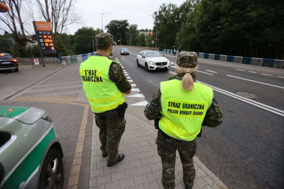 Польща від опівночі відновила тимчасовий контроль на кордонах із Німеччиною та Литвою