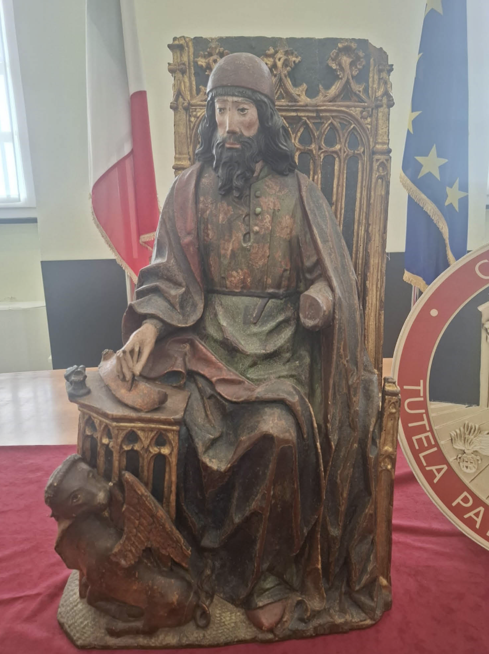 Статуя євангеліста Святого Луки Статуя євангеліста Святого Луки