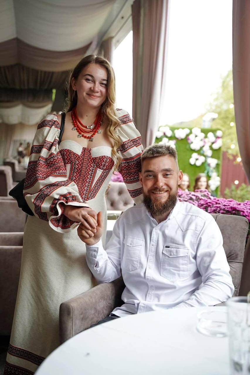 Памʼяті сержанта, командира відділення ударних БПлА Андрія Романюка (позивний «Воробєй»)