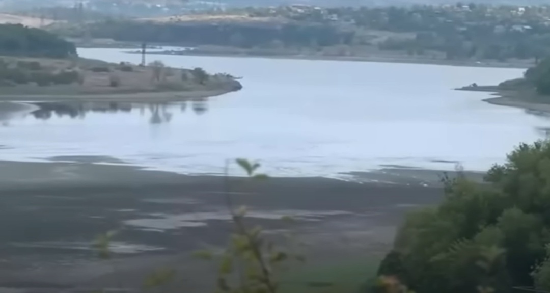Обміліле водосховище на Донеччині