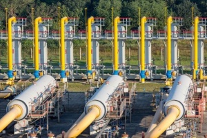 Ukraina pompuje gaz do magazynów przed terminem i prawie bez importu - ekspert