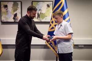 Zelensky presents 'Future of Ukraine' award to 11-year-old volunteer from Denmark