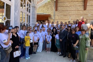 Patriarch Bartholomew meets families of Ukrainian POWs, missing soldiers