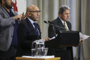 Ex-NZ defense chief Ron Mark makes third visit to Ukraine to show support