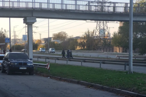 У Києві майже на рік перекриють пішохідний міст через Саперно-Слобідську вулицю