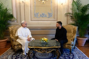 Pope Leo XIV receives Zelensky at his residence