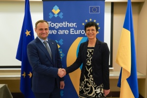 Кулеба обговорив з єврокомісаркою Кос подальші кроки щодо вступу України в ЄС