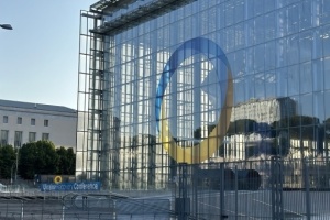 Zelensky arrives at Ukraine Recovery Conference