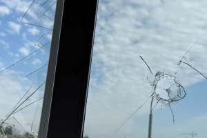 One injured as Russian forces shell Dniprovskyi district of Kherson