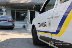 У Запоріжжі чоловік із ножем поранив лікаря і потрощив кабінет