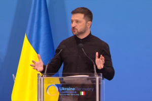 Zelensky holds press conference in Rome