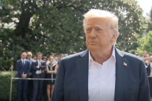 «Ви побачите, що станеться»: Трамп прокоментував російський удар по пологовому в Харкові