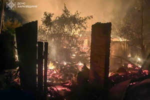 Харківщину вночі атакували дрони РФ: постраждала жінка, горіли будинки