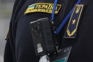 Митники викрили схеми ввезення кількох тисяч авто під виглядом «гуманітарки»