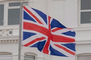 UK imposes sanctions on Russia