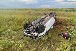 Поблизу Умані перекинувся Lexus: загинула водійка, ще одна жінка і двоє дітей - у лікарні
