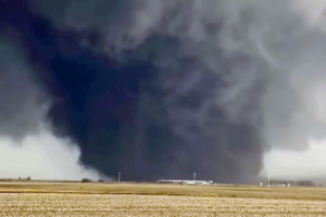 Tornadoes, dust storms increase in southern Ukraine — meteorologist