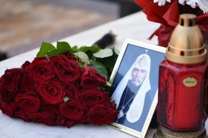 «Це наш Патріарх»: історія похорону, що став політичним розломом
